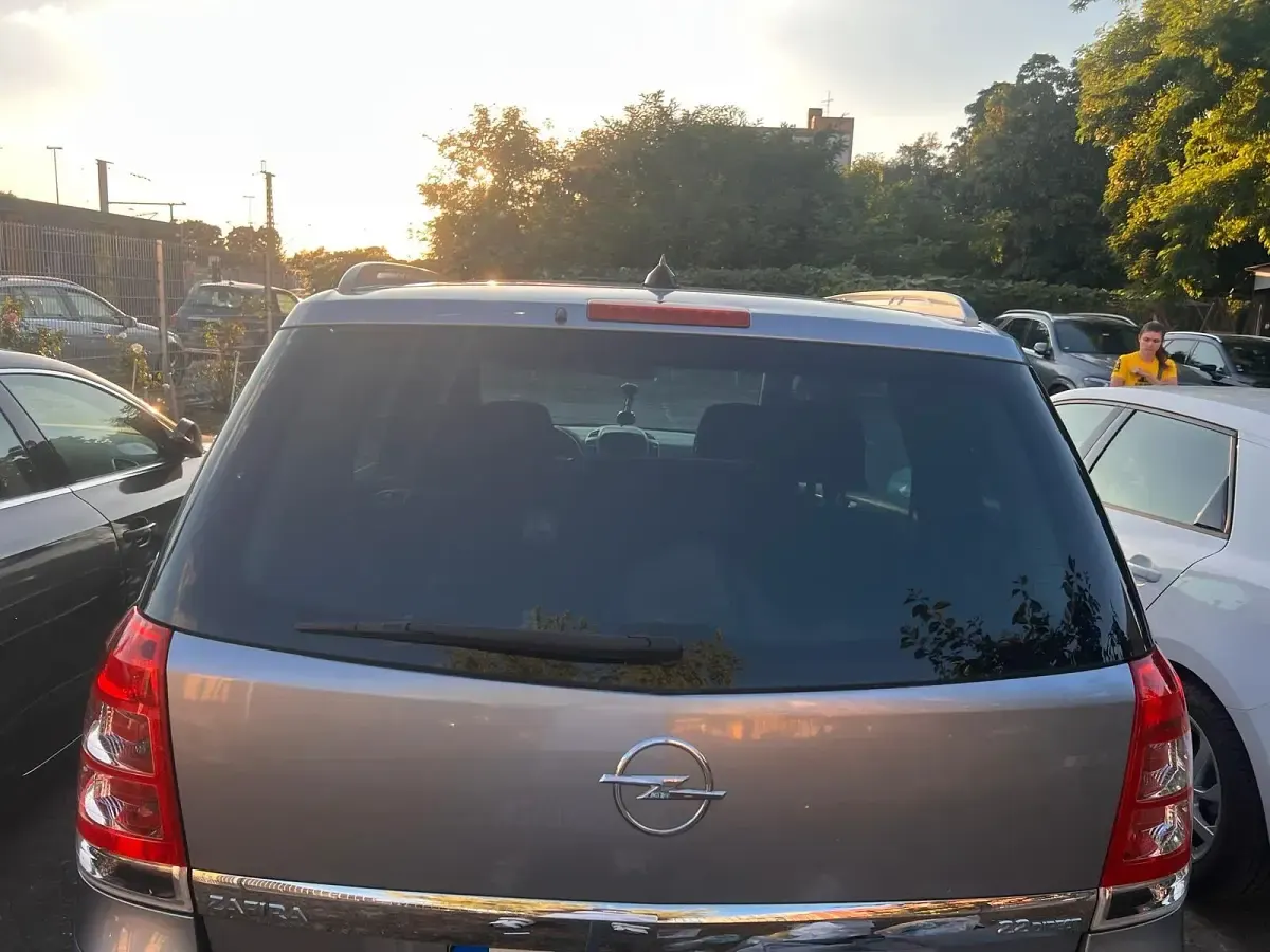 Gebraucht Opel Zafira 150 PS (110 kW) 2006 Silber Van / Kleinbus