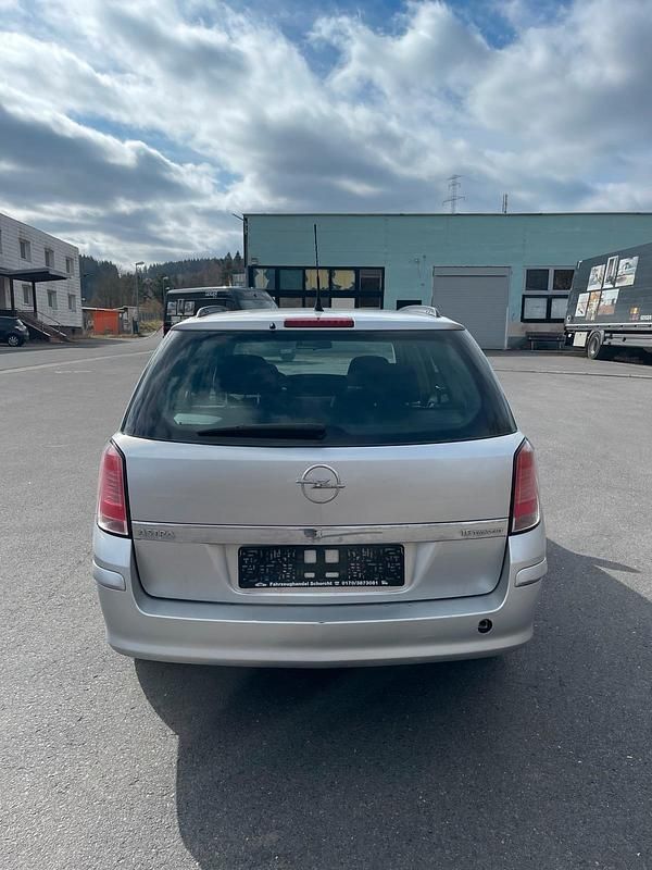 Gebraucht Opel Astra 105 PS (77 kW) 2005 Silber Kombi