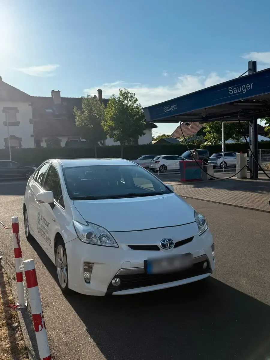 Gebraucht Toyota Prius 136 PS (100 kW) 2013 Weiß Kombi