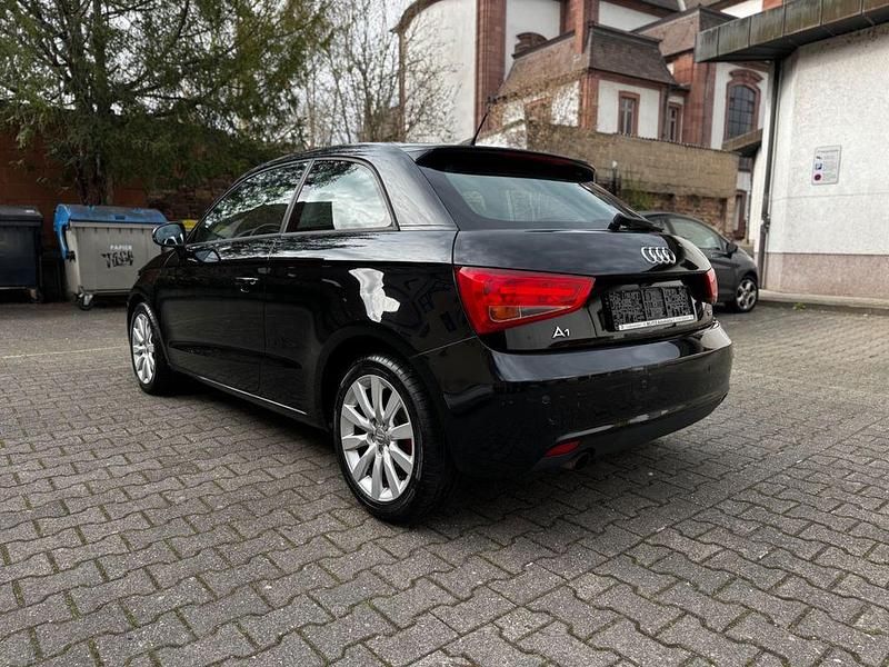 Gebraucht Audi A1 Attraction 105 PS (77 kW) 2010 Schwarz Kleinwagen