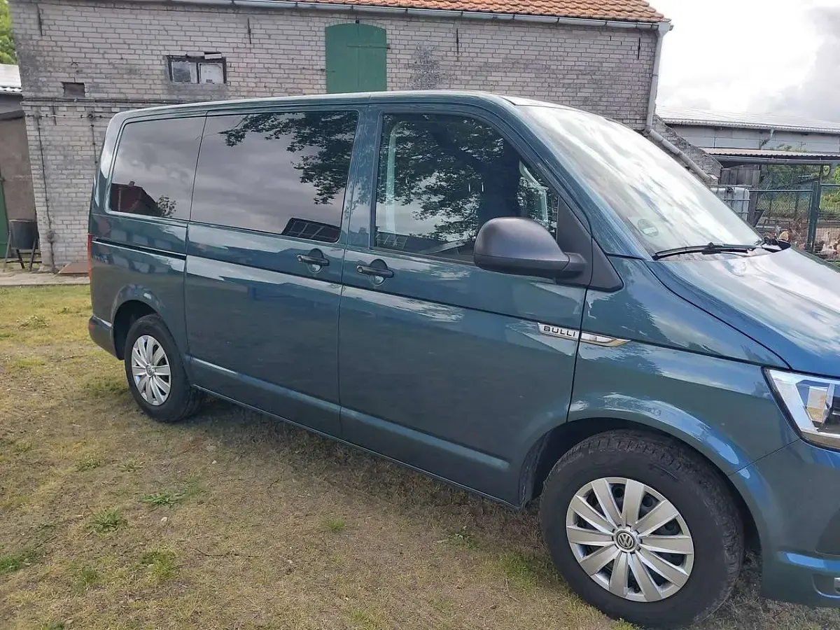 Gebraucht VW Multivan Trendline 150 PS (110 kW) 2019 Grün Van / Kleinbus