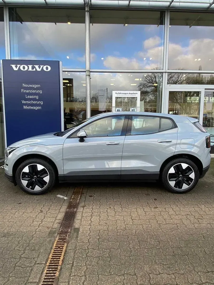 Gebraucht Volvo EX30 Core 272 kW (370 PS) 2025 Grau SUV
