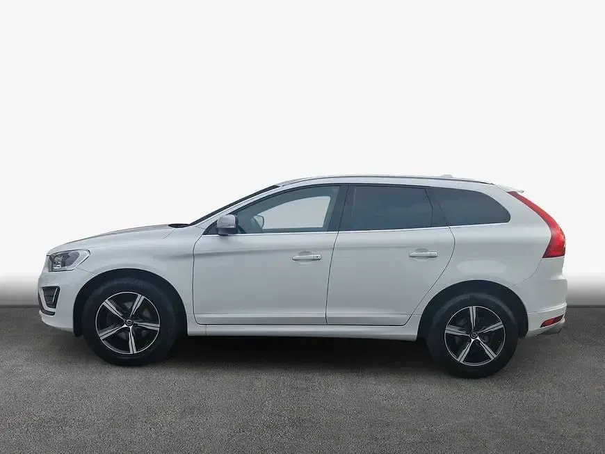 Gebraucht Volvo XC60 Momentum 245 PS (180 kW) 2016 Weiß SUV