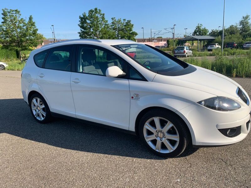 Weiß Gebraucht 2008 Seat Altea XL Comfort Van / Kleinbus | 2.900 € (Guter Preis) - Bild 1/4