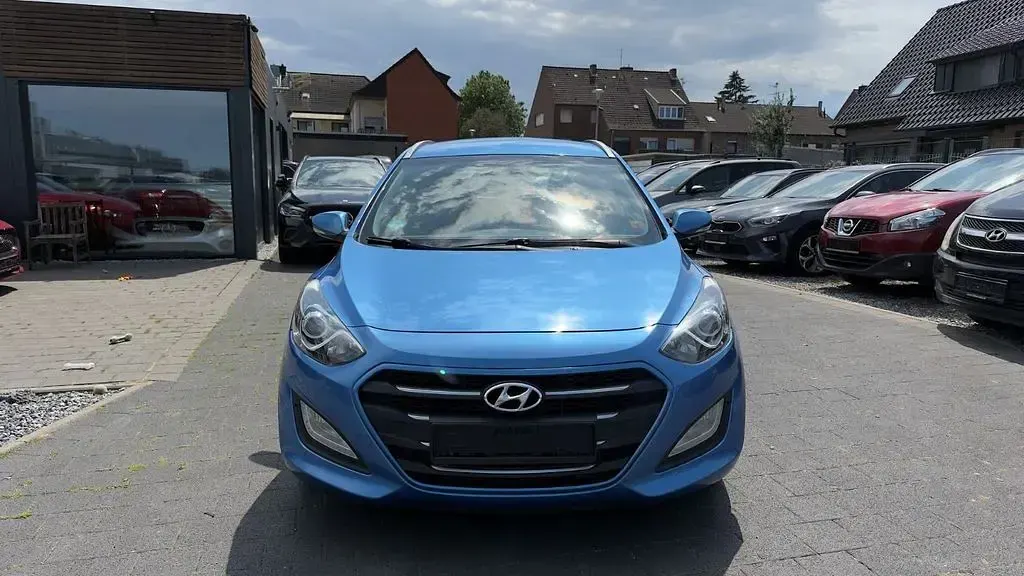 Gebraucht Hyundai i30 Trend 110 PS (80 kW) 2015 Blau Kombi