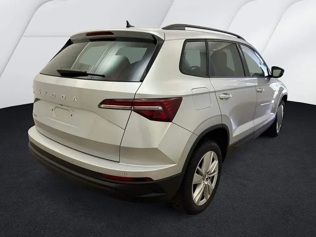 Gebraucht Skoda Karoq Selection 150 PS (110 kW) 2025 Brillantsilber metallic SUV
