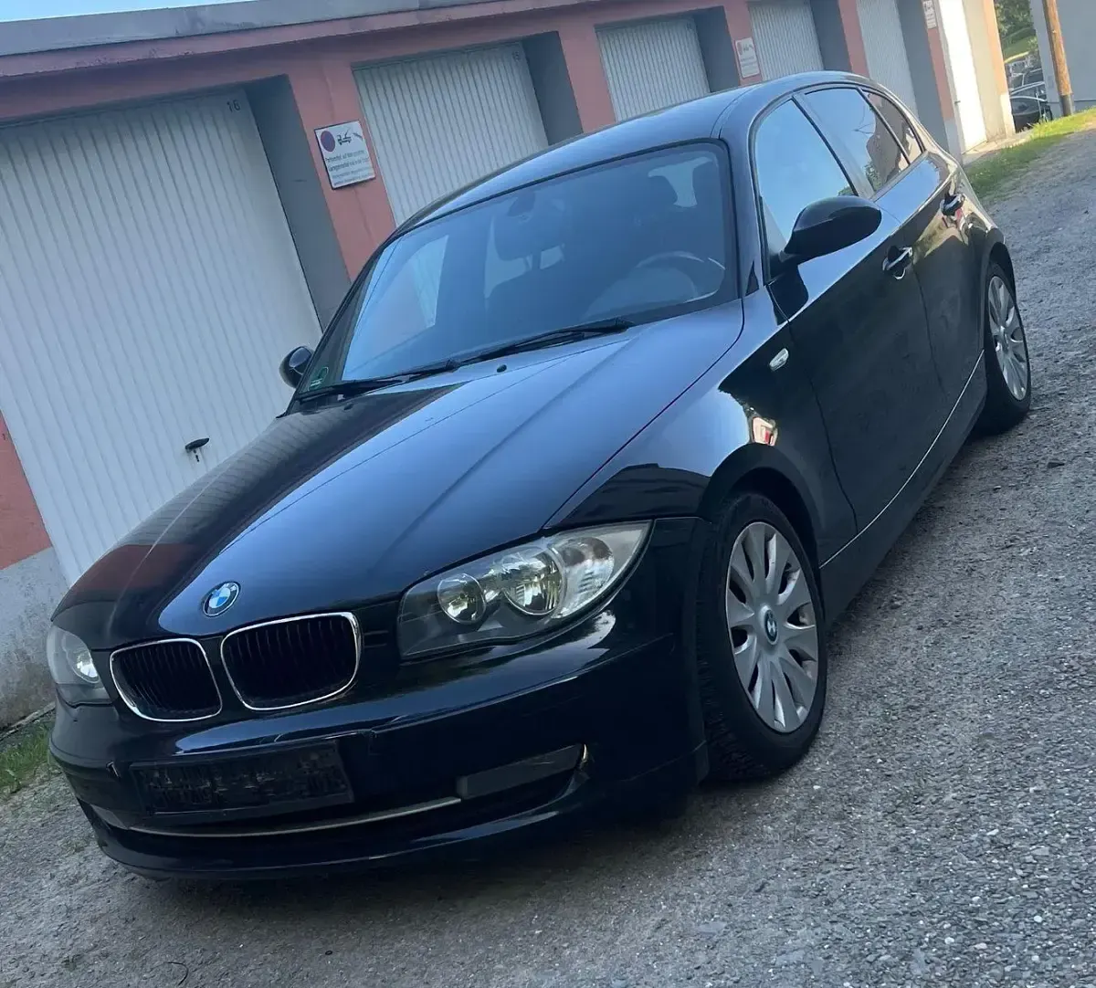 Gebraucht BMW 118 Sport Line 143 PS (105 kW) 2008 Schwarz Kleinwagen