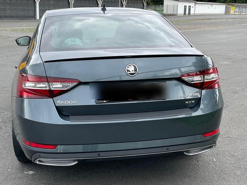 Gebraucht Skoda Superb SportLine 190 PS (139 kW) 2017 Grau Limousine