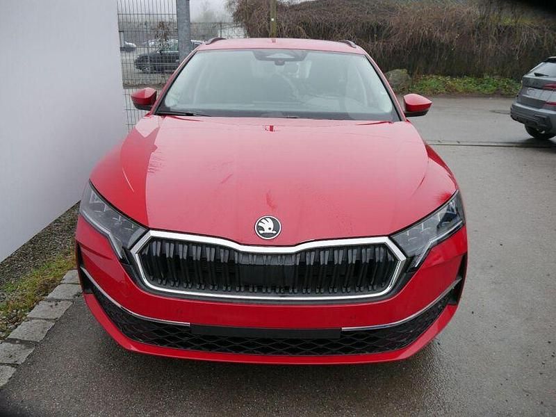 Neu Skoda Octavia Selection 150 PS (110 kW) 2026 Rot Kombi