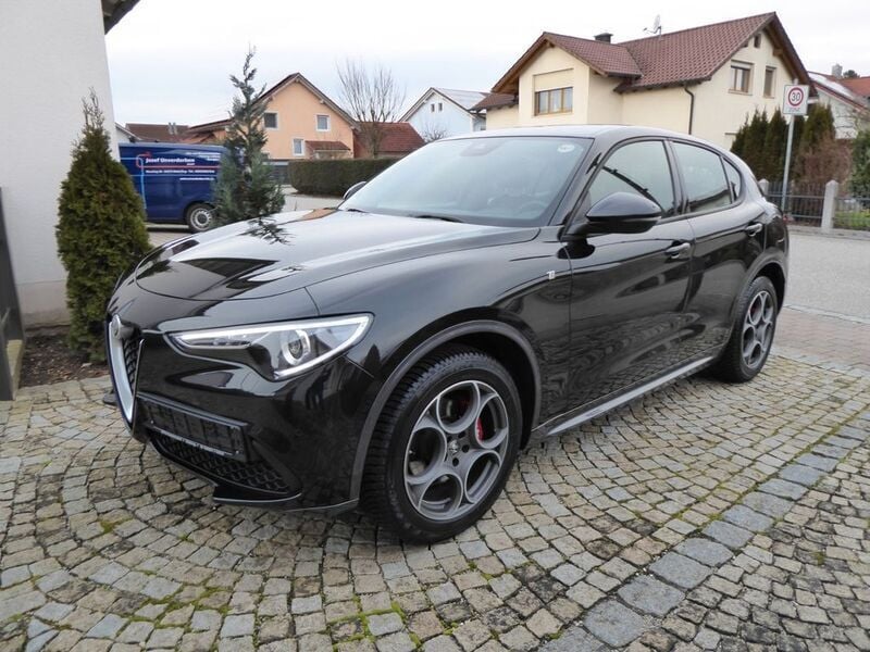Schwarz Gebraucht 2023 Alfa Romeo Stelvio Ti SUV | 36.900 € (Superpreis) - Bild 1/4
