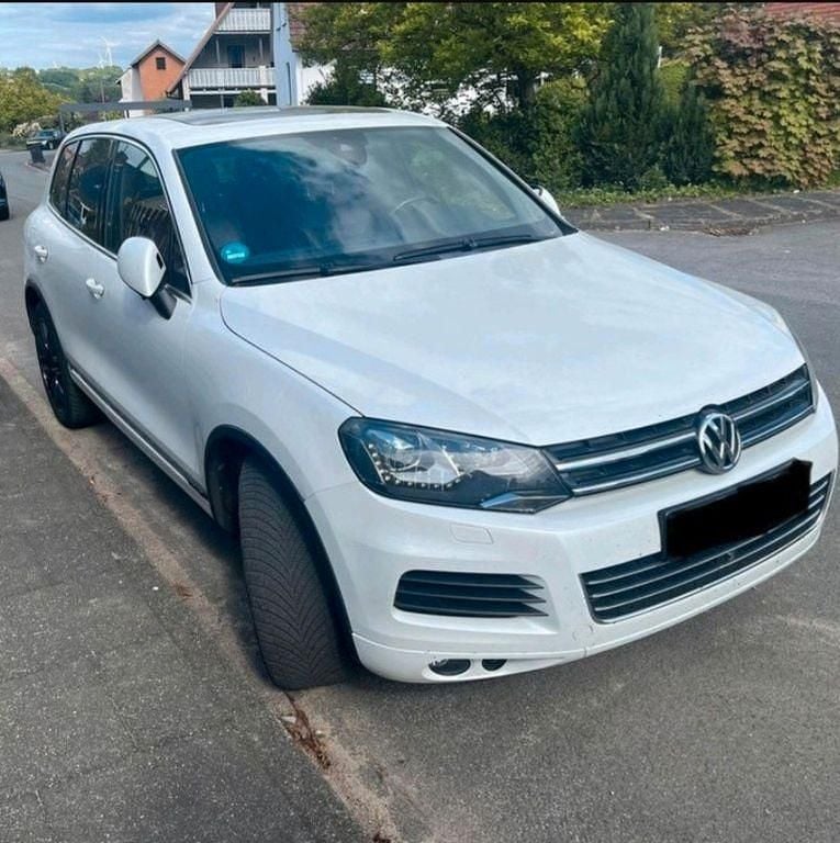 Weiß Gebraucht 2013 VW Touareg Exclusive SUV | 20.900 € (Etwas zu teuer) - Bild 1/4