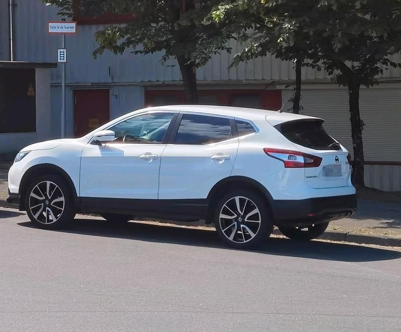 Weiß Gebraucht 2015 Nissan Qashqai SUV | 14.500 € - Bild 1/4