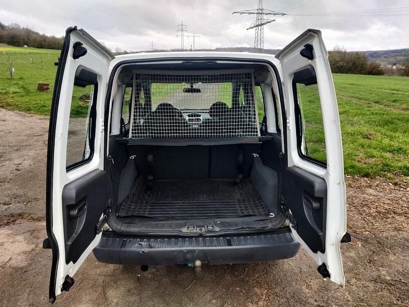 Gebraucht Opel Combo 101 PS (74 kW) 2010 Weiß Van / Kleinbus
