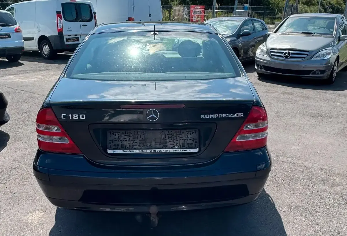 Gebraucht Mercedes C180 Classic 143 PS (105 kW) 2005 Schwarz Limousine