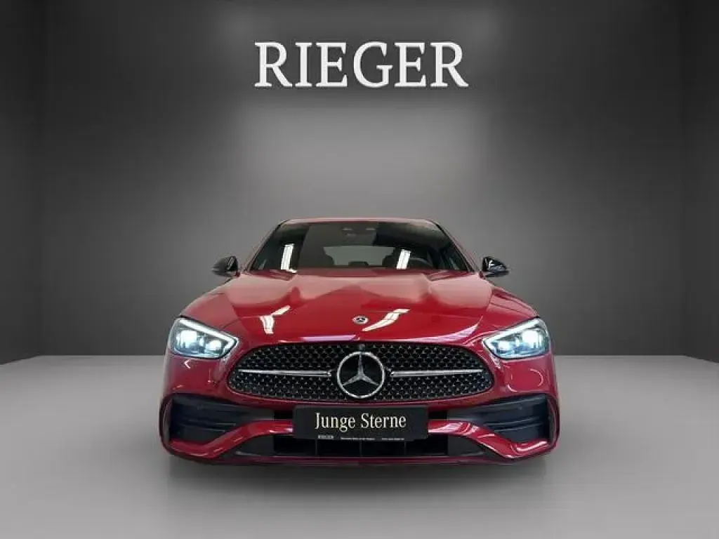 Gebraucht Mercedes 300 265 PS (194 kW) 2024 Manufaktur lack manufaktur patagonienrot Limousine