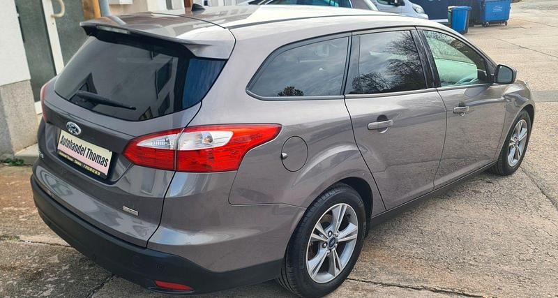 Gebraucht Ford Focus Champions Edition 125 PS (91 kW) 2013 Braun Kombi