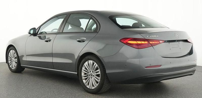 Gebraucht Mercedes C200 163 PS (119 kW) 2023 Selenitgrau  metalliclack Limousine