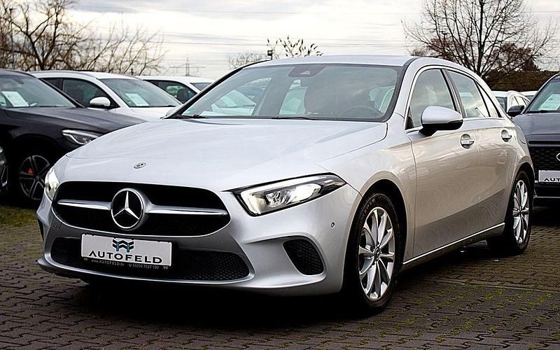 Silber Gebraucht 2019 Mercedes A220 Progressive Limousine | 21.950 € (Fairer Preis) - Bild 1/4