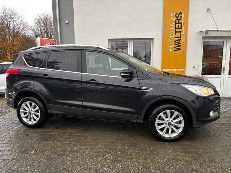 Gebraucht Ford Kuga Titanium 150 PS (110 kW) 2015 Schwarz SUV