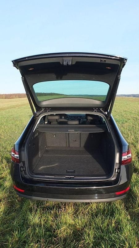 Gebraucht Skoda Superb 150 PS (110 kW) 2018 Schwarz Kombi