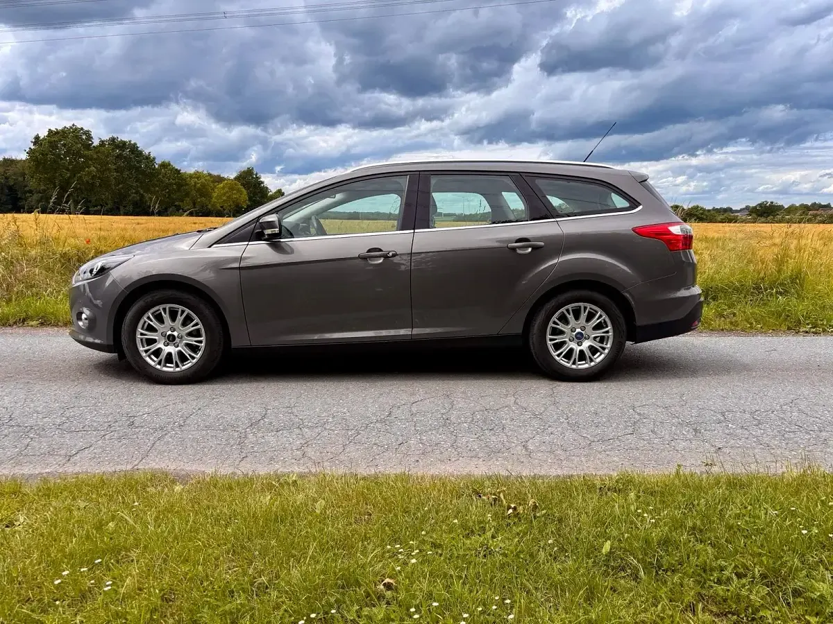 Gebraucht Ford Focus 150 PS (110 kW) 2011 Silber Kombi