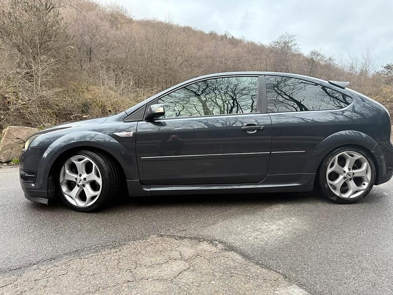 Gebraucht Ford Focus ST 300 PS (220 kW) 2006 Grau Kleinwagen