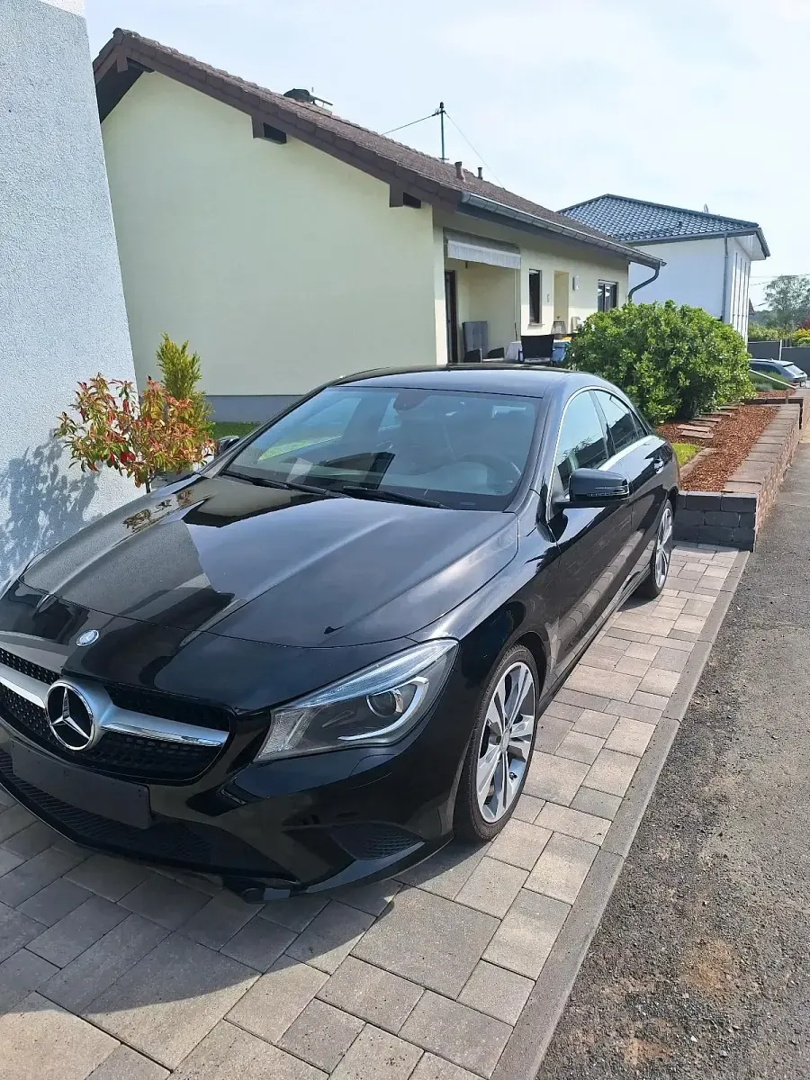Gebraucht Mercedes CLA180 122 PS (89 kW) 2014 Schwarz Limousine
