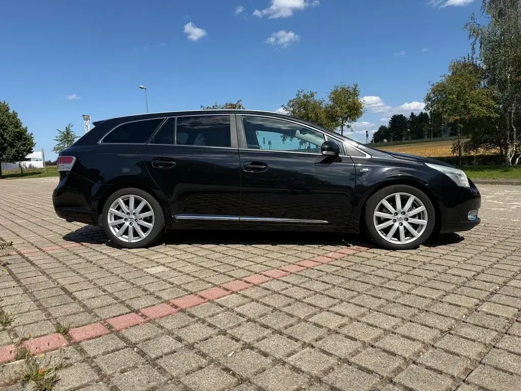 Gebraucht Toyota Avensis Executive 150 PS (110 kW) 2011 Schwarz Limousine