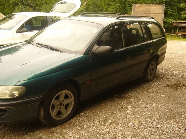 Gebraucht Opel Omega 170 PS (125 kW) 1995 Grün metallic Kombi