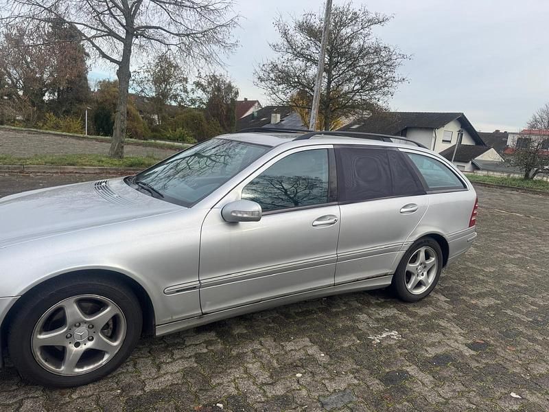 Gebraucht Mercedes C220 143 PS (105 kW) 2003 Silber Kombi