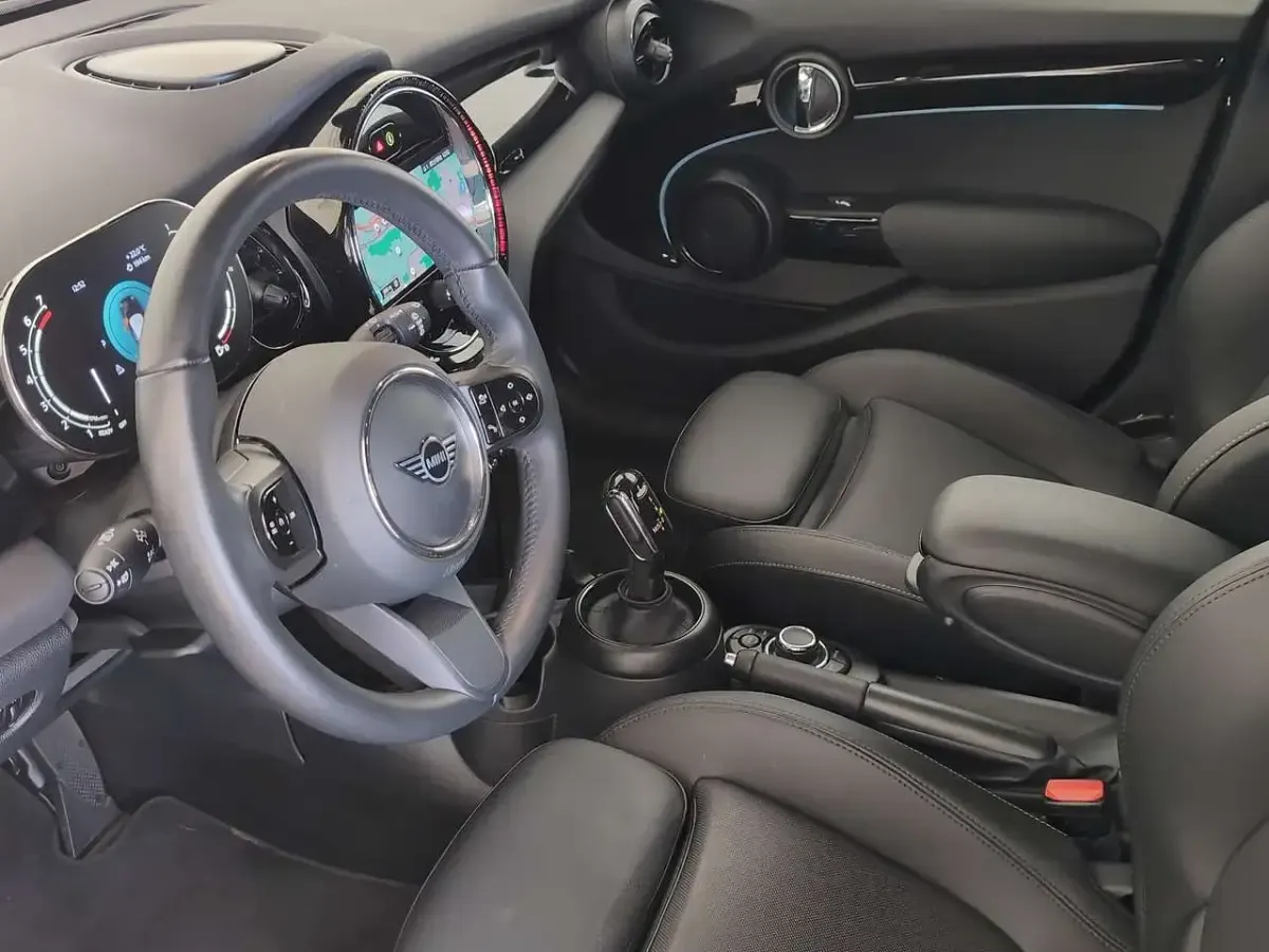 Gebraucht Mini Cooper 136 PS (100 kW) 2023 Schwarz Kleinwagen