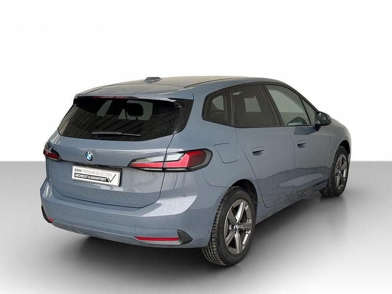 Gebraucht BMW 220 Active Tourer 156 PS (114 kW) 2025 Grau Van / Kleinbus