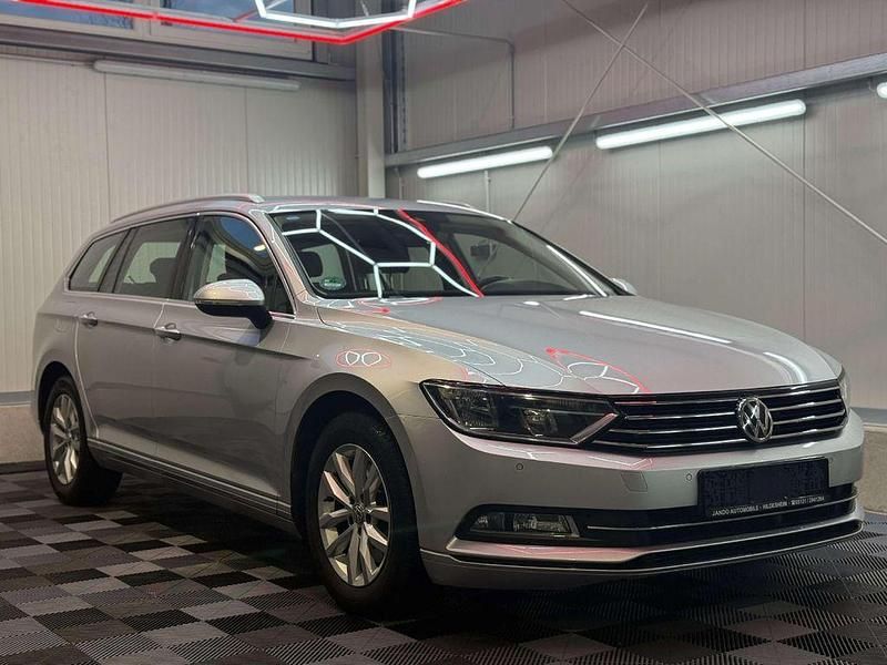 Grau Gebraucht 2017 VW Passat Comfortline Kombi | 12.900 € (Fairer Preis) - Bild 1/4