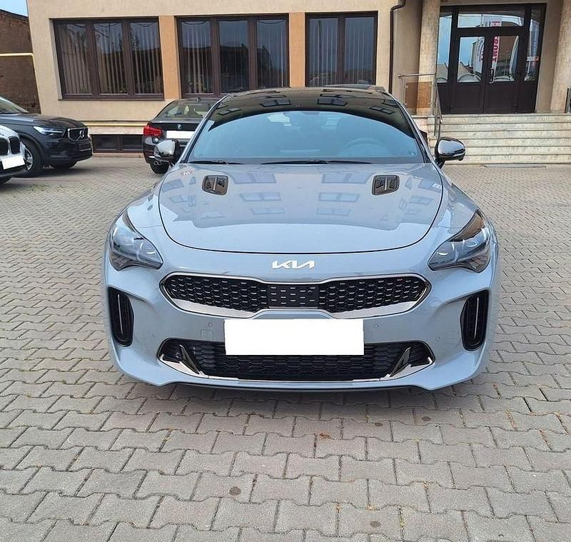 Silber Gebraucht 2023 Kia Stinger Kleinwagen | 55.811 € (Teuer) - Bild 1/4