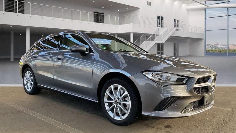 Grau Gebraucht 2022 Mercedes CLA250e Shooting Brake Kombi | 24.980 € (Superpreis) - Bild 1/3