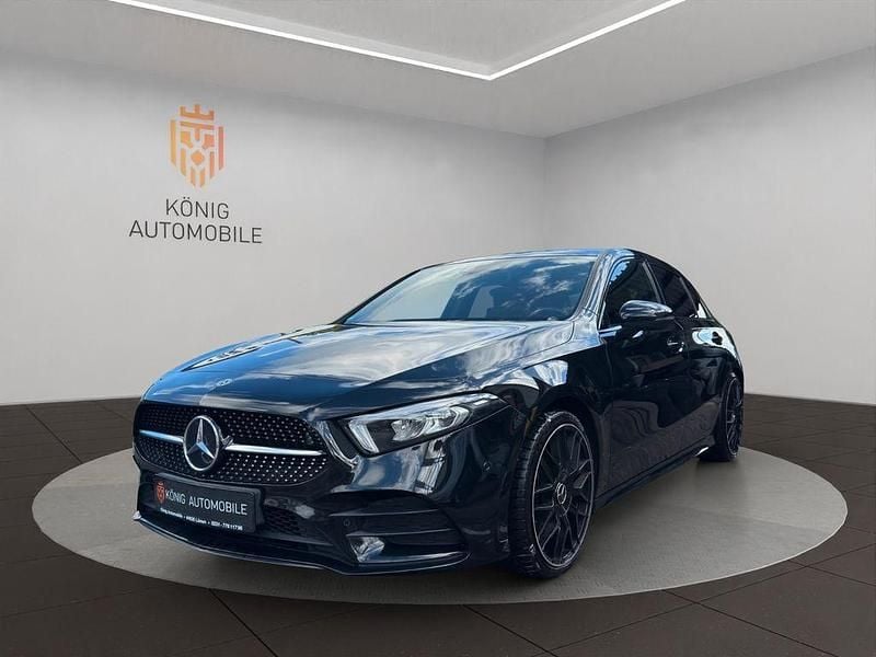 Kosmosschwarz Gebraucht 2018 Mercedes A200 AMG Limousine | 20.990 € (Fairer Preis) - Bild 1/4