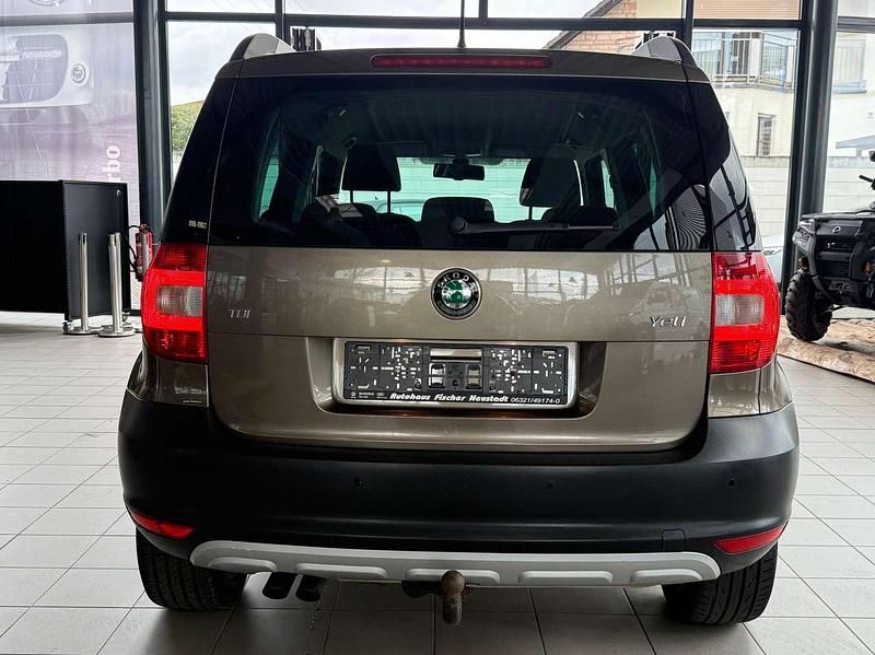 Gebraucht Skoda Yeti Ambition 110 PS (80 kW) 2012 Matobraun metallic SUV
