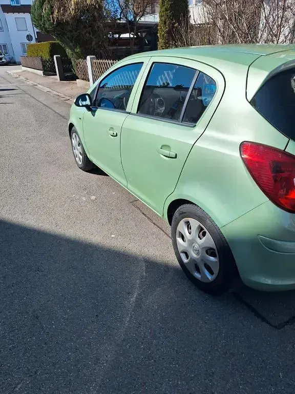 Gebraucht Opel Corsa Edition 80 PS (58 kW) 2009 Grün Kleinwagen