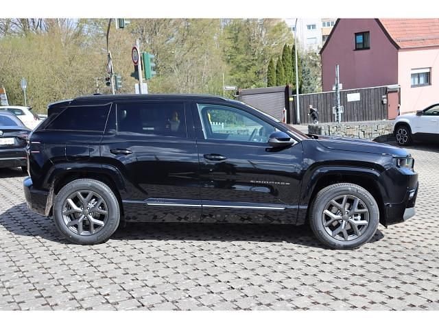 Neu Jeep Compass 144 PS (105 kW) 2026 Schwarz vulcano metallic SUV