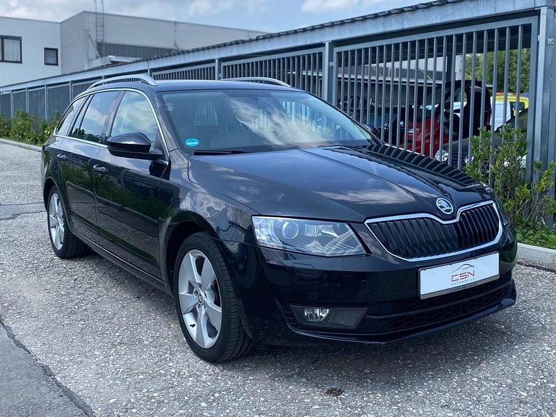Schwarz Gebraucht 2013 Skoda Octavia Elegance Kombi | 12.999 € (Fairer Preis) - Bild 1/4