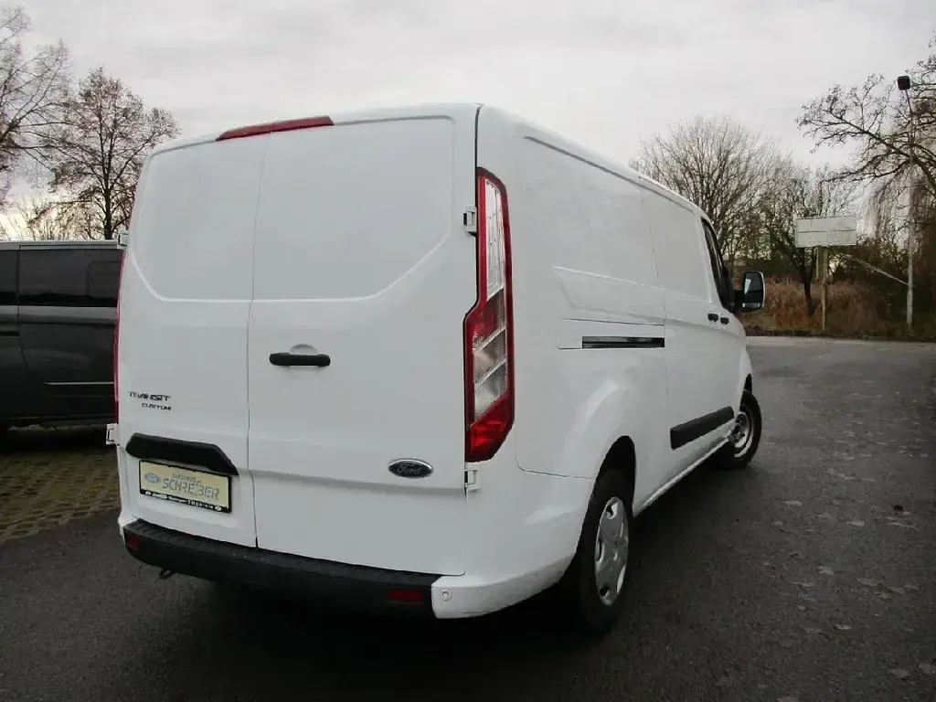 Gebraucht Ford 300 Trend 131 PS (96 kW) 2022 Weiß Van / Kleinbus