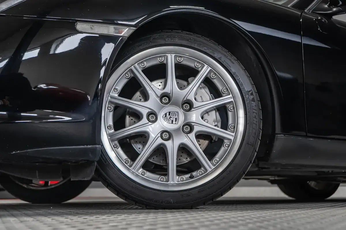 Usata Porsche 911 Carrera 4 320 CV (235 kW) 2001 Nero Cabrio