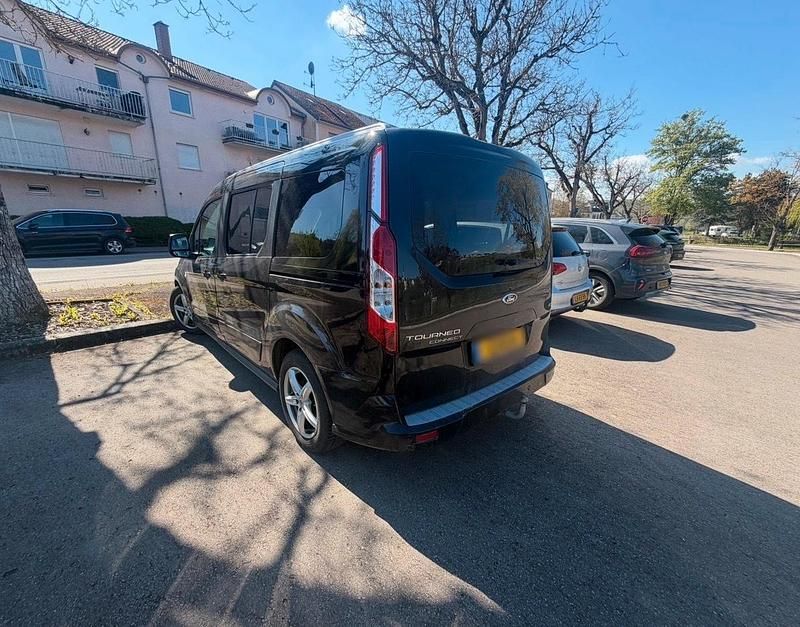 Gebraucht Ford Tourneo 150 PS (110 kW) 2015 Schwarz Van / Kleinbus