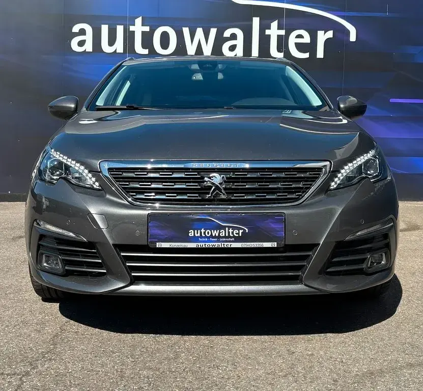 Gebraucht Peugeot 308 SW Allure 131 PS (96 kW) 2019 Grau Kombi