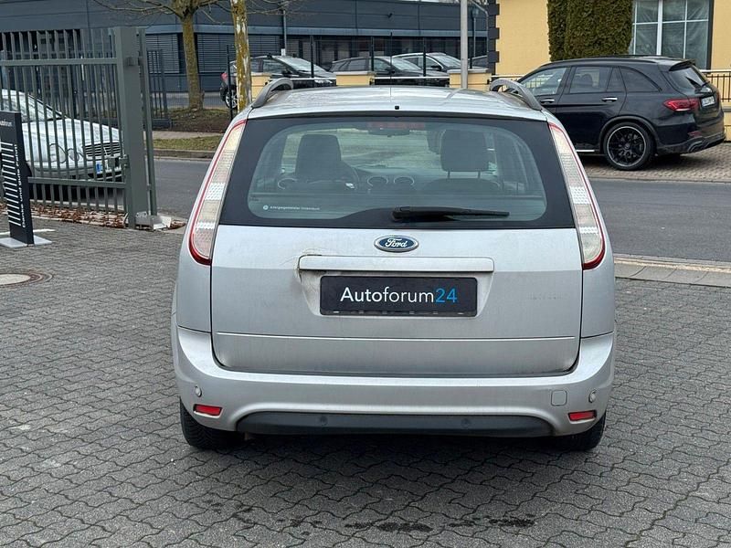 Gebraucht Ford Focus 101 PS (74 kW) 2010 Silber Kombi