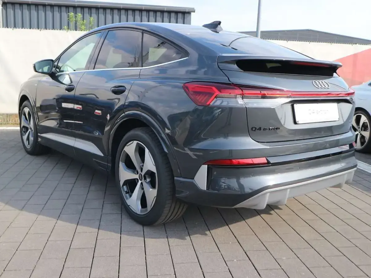 Neu Audi Q4 e-tron S-Line 219 kW (299 PS) 2026 Tamboragrau metallic SUV