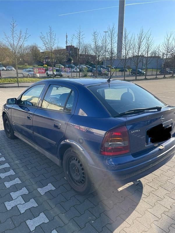 Usata Opel Astra 84 CV (61 kW) 2004 Blu Berlina