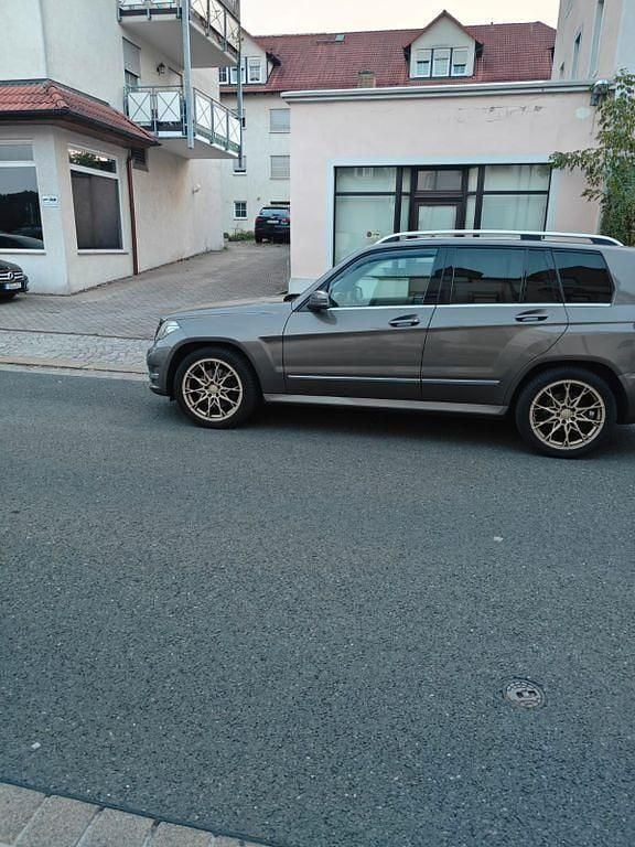 Gebraucht Mercedes GLK250 204 PS (150 kW) 2013 Braun SUV