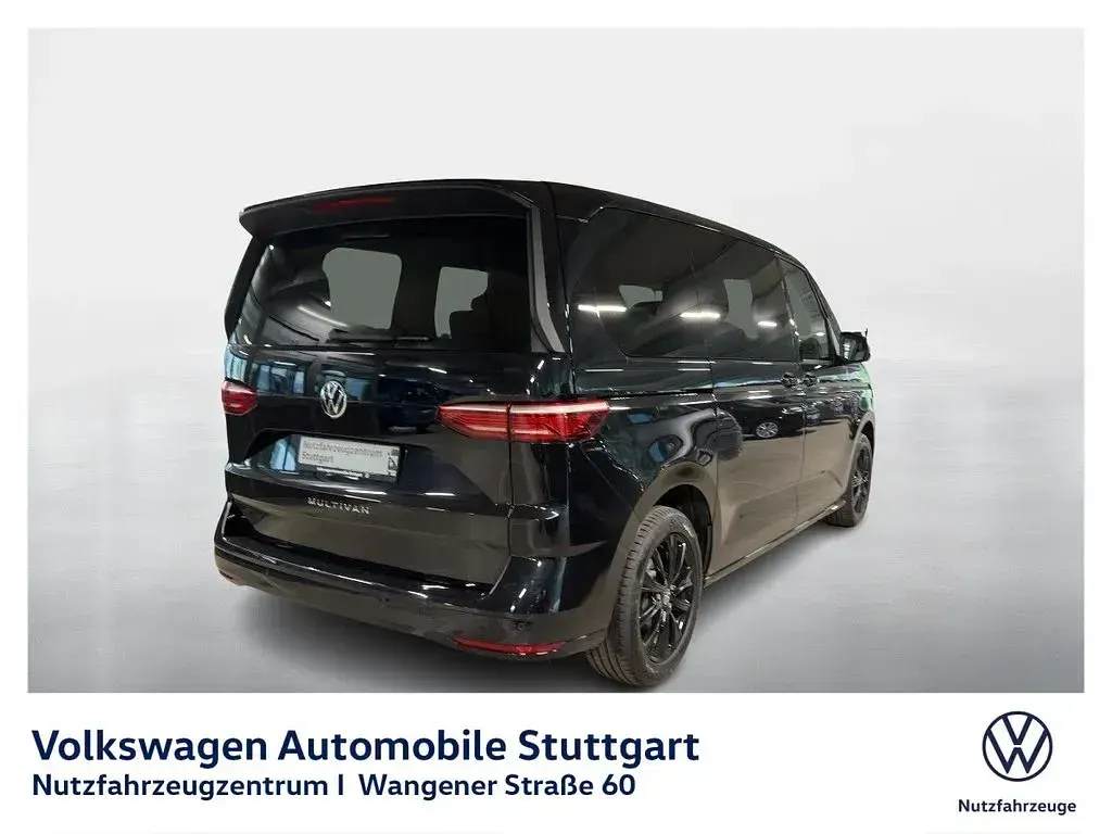 Gebraucht VW Multivan Life 204 PS (150 kW) 2023 Deep black perleffekt Van / Kleinbus