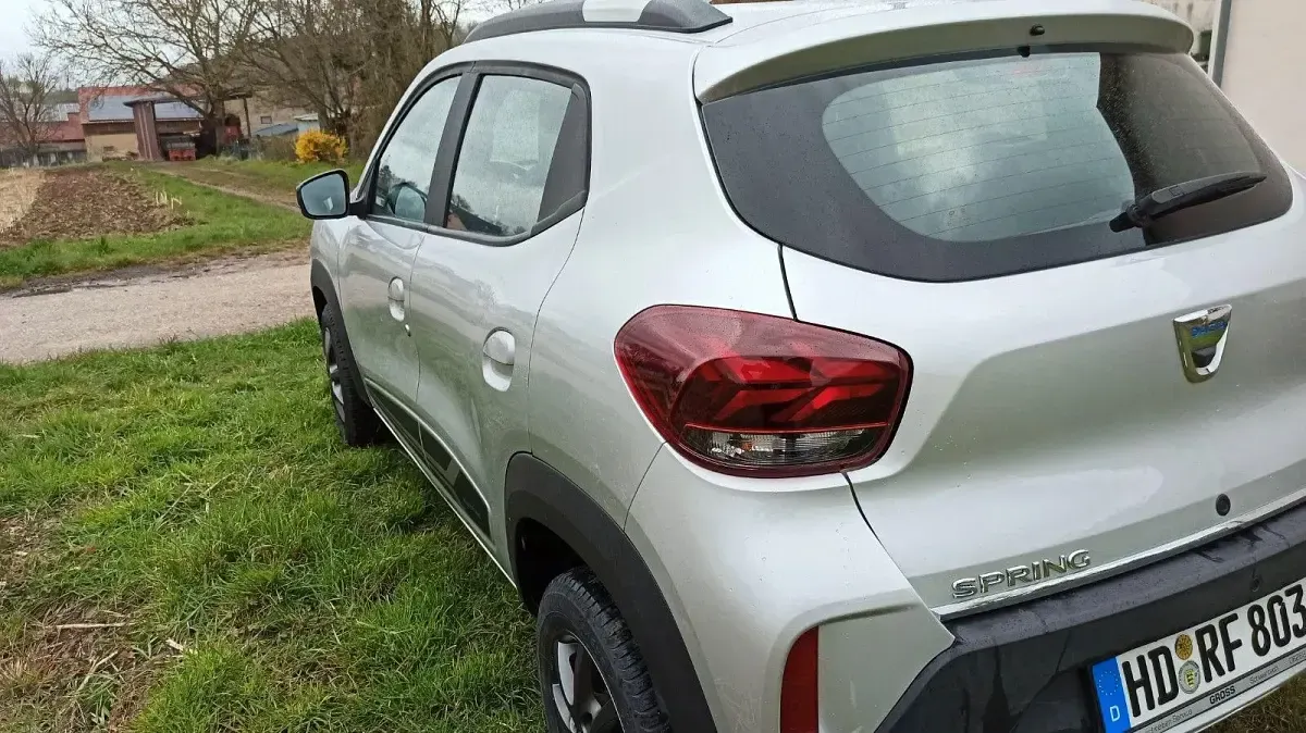 Gebraucht Dacia Spring Comfort Plus 33 kW (45 PS) 2022 Grau Kleinwagen